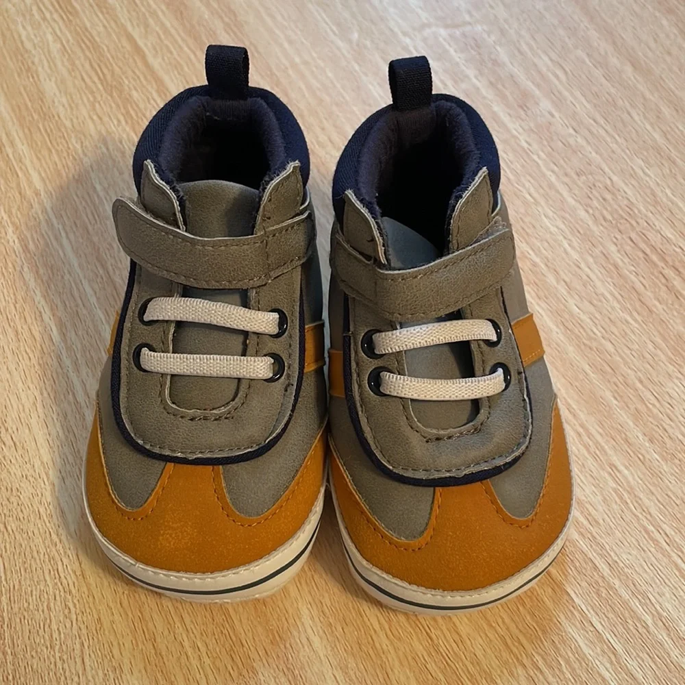 Carter’s soft sole shoes